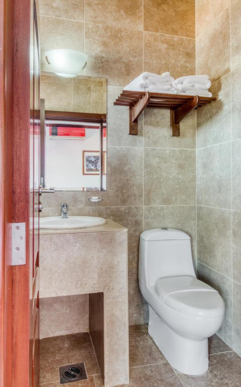 Monte Salerno Hotel & Suites Монтеморелос Номер фото