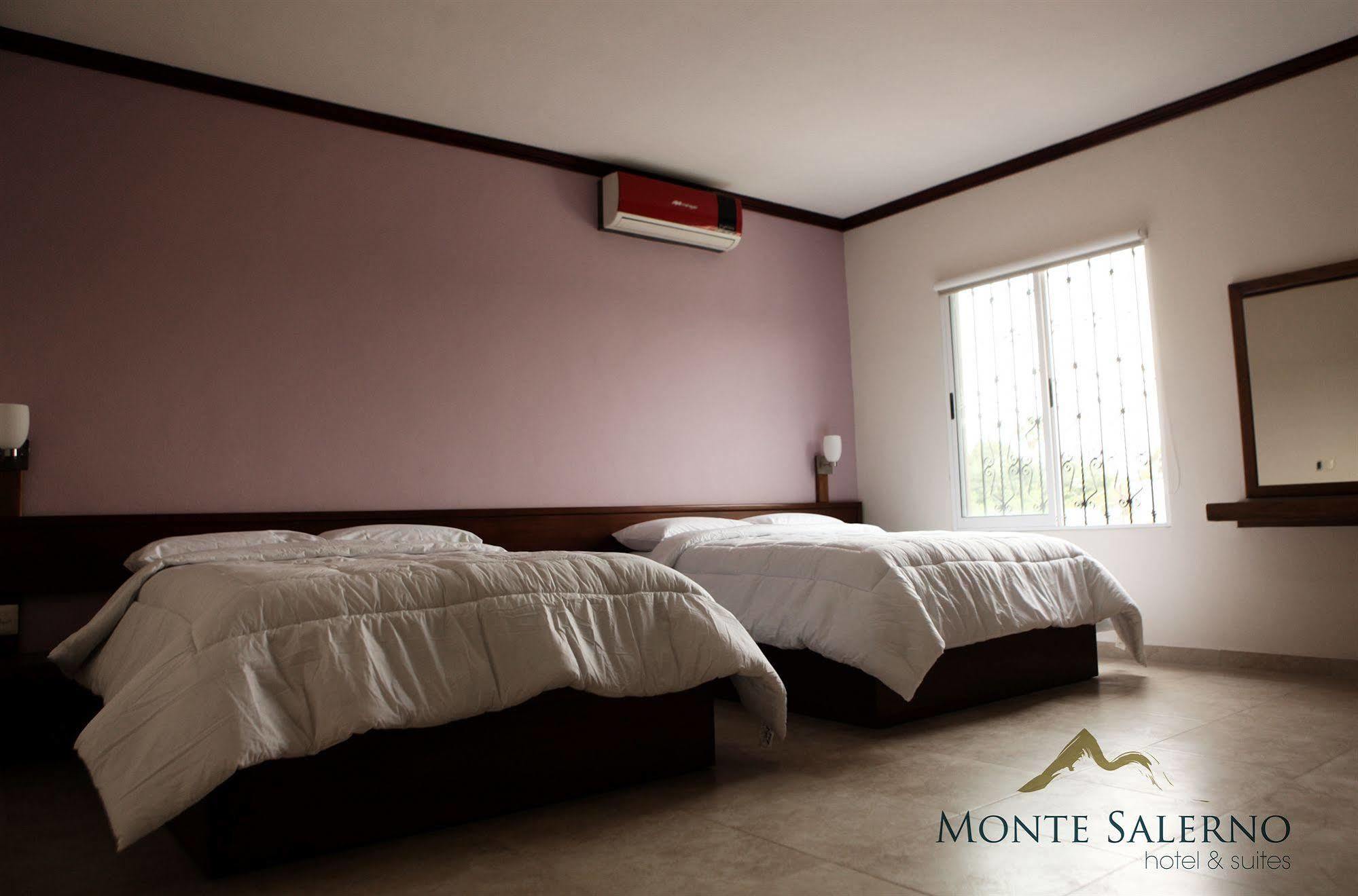 Monte Salerno Hotel & Suites Монтеморелос Экстерьер фото