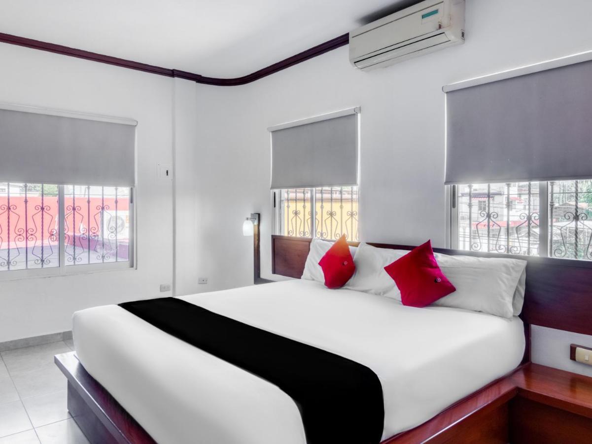 Monte Salerno Hotel & Suites Монтеморелос Экстерьер фото