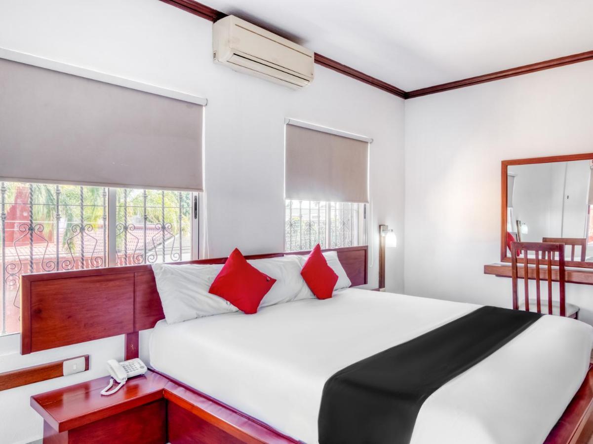 Monte Salerno Hotel & Suites Монтеморелос Экстерьер фото