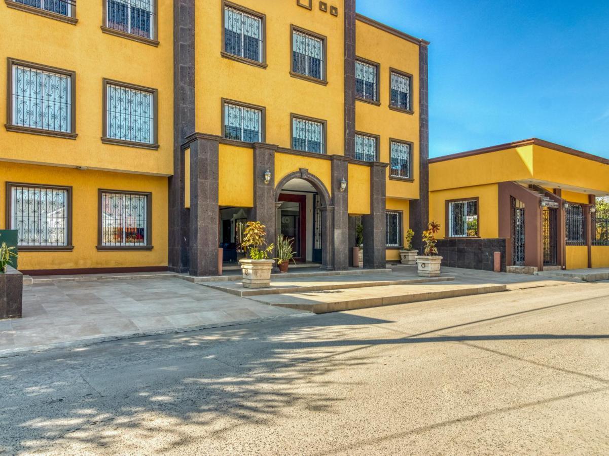 Monte Salerno Hotel & Suites Монтеморелос Экстерьер фото